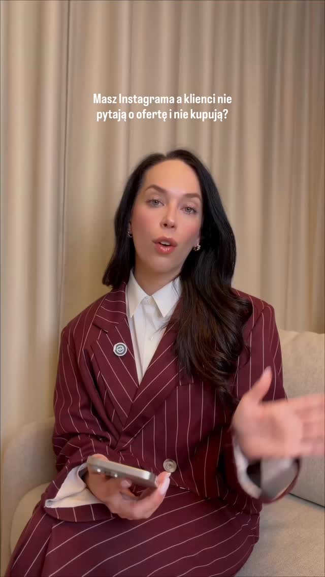 Wrzucasz rolki. Robisz Stories. Komentujesz. Angażujesz się.
A na koniec miesiąca patrzysz na konto i nic. Zero zapytań. Zero klientów z Instagrama.

I myślisz, może potrzebuję więcej zasięgów. Więcej obserwujących. Może kolejna rolka w końcu ‚wystrzeli.’

Nie. Nie potrzebujesz więcej zasięgów. 
Potrzebujesz systemu, który zamienia tych obserwujących, których JUŻ masz, w ludzi, którzy sami piszą w DM „chcę współpracować”

Z 1000 obserwujących możesz zarabiać 10 000 zł miesięcznie. Jeśli wiesz jak.

W maju ruszam z kolejną edycją mentoringu grupowego, dokładnie o tym. Jak przestać zgadywać i zacząć sprzedawać.

Napisz w komentarzu „JAK” a wrócę do Ciebie ze szczegółami 😊

#sprzedaż  #biznesonline #kobietawbiznesie #markaosobista